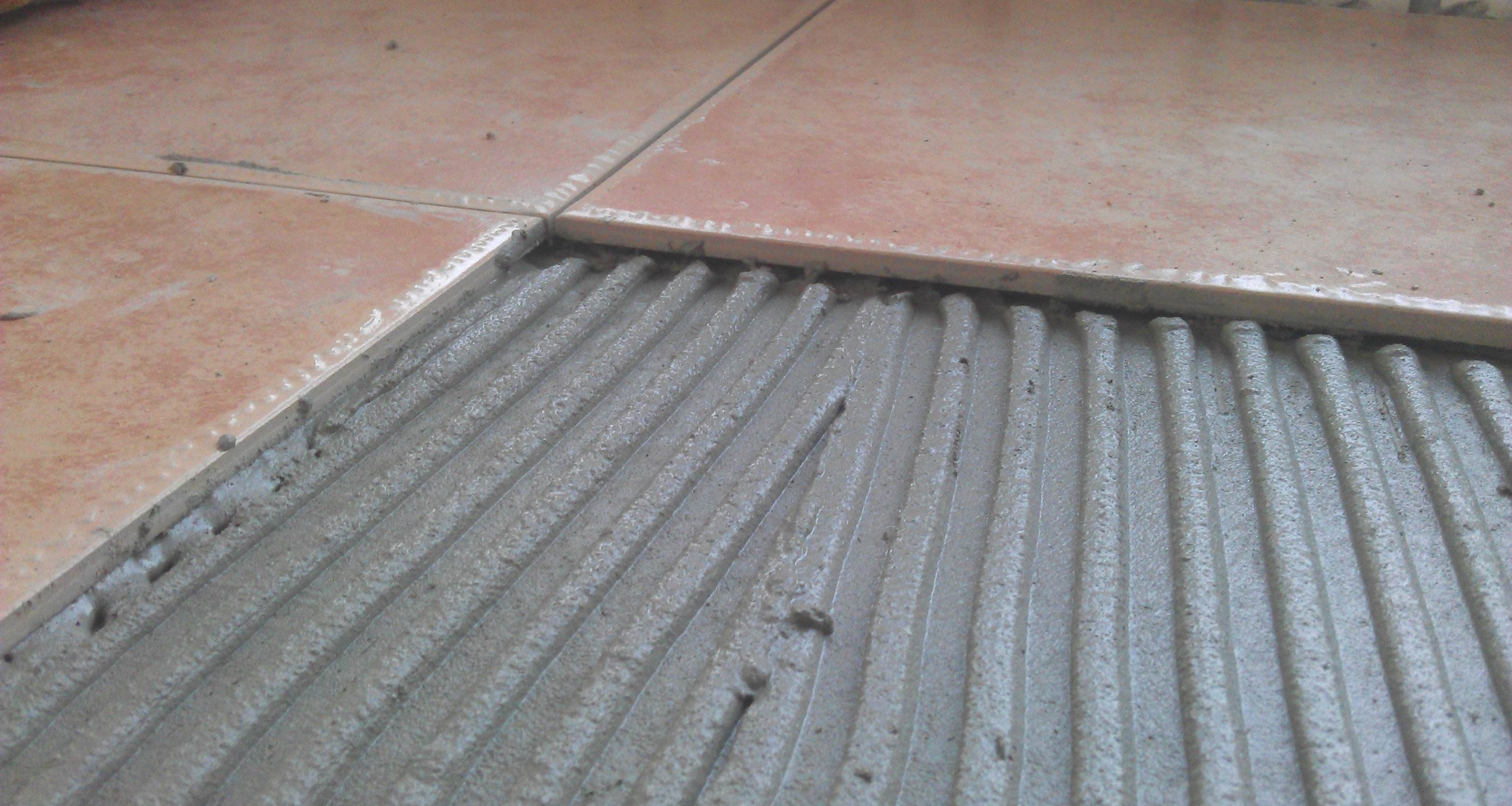 免背膠瓷磚膠優(yōu)勢(shì)在哪，為什么選擇這款瓷磚膠加盟